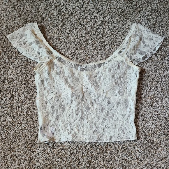UNIF White Lace Cap Sleeve Crop Blouse - Picture 2 of 4